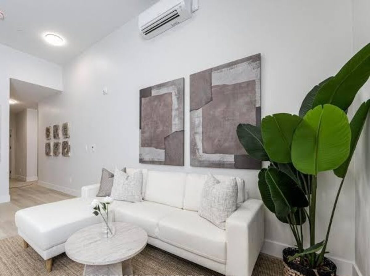 Living room finish, The Nine